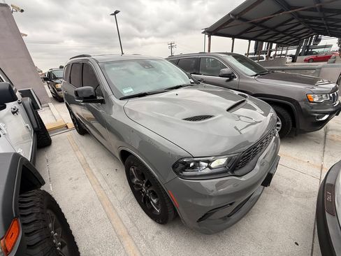 Used 2023 Dodge Durango GT RWD image 3