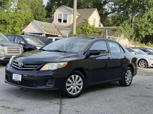 Used 2013 Toyota Corolla LE FWD image 2