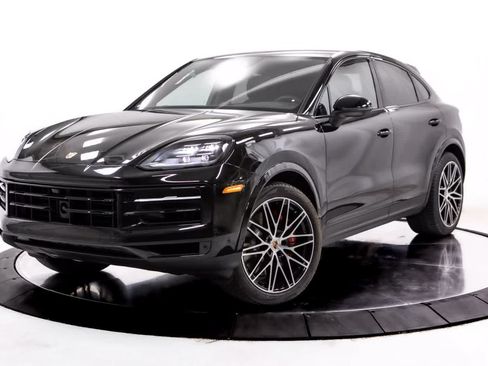 Certified 2026 Porsche Cayenne S AWD/4WD image 1