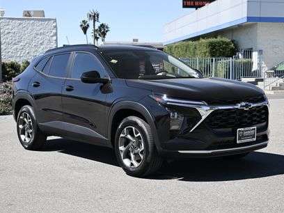 New 2026 Chevrolet Trax LT w/ LPO, Blackout Package