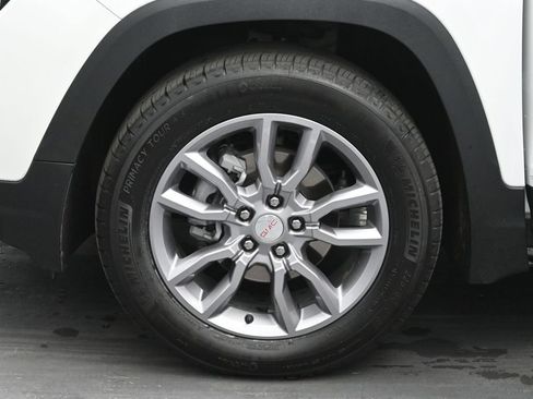 Used 2024 GMC Terrain SLT w/ Infotainment Package II AWD/4WD image 29