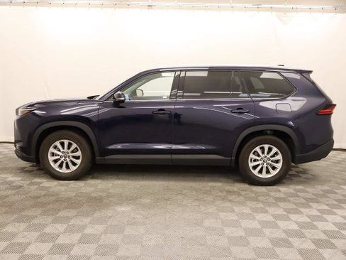 Used 2025 Toyota Grand Highlander FWD image 5