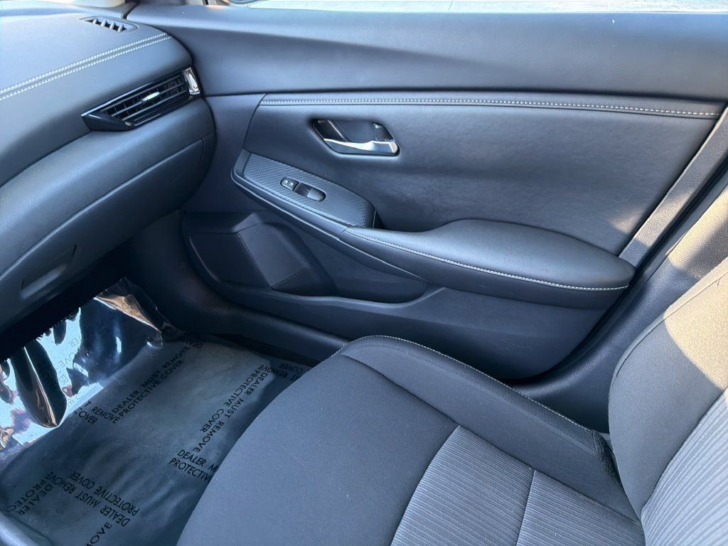 Used 2024 Nissan Sentra SV FWD image 29