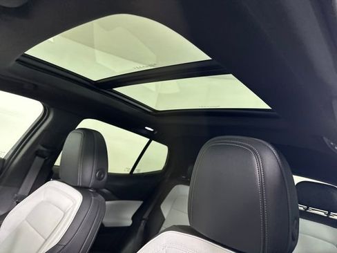 Used 2025 Chevrolet Equinox EV LT w/ Convenience Package II image 12