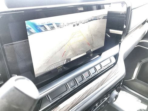 Used 2024 Chevrolet Silverado 2500 LT image 17