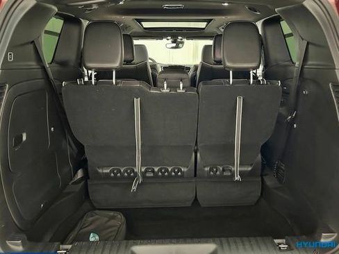 Used 2023 Chrysler Pacifica Limited w/ Uconnect Theater Family Group FWD image 18