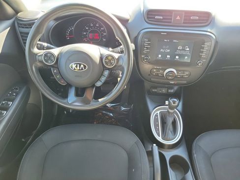 Used 2018 Kia Soul + image 13