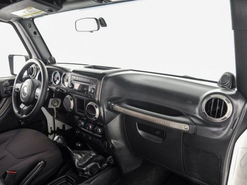 Used 2013 Jeep Wrangler Sport AWD/4WD image 10