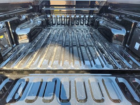 New 2025 Ford Maverick XLT w/ XLT Luxury Package image 33