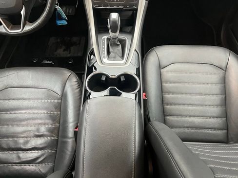 Used 2014 Ford Fusion SE w/ Equipment Group 202A image 23