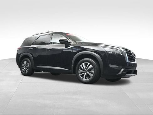 Used 2025 Nissan Pathfinder SL FWD image 33