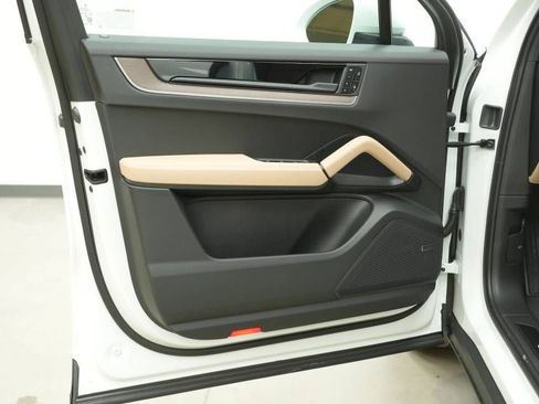 New 2026 Porsche Cayenne AWD/4WD image 24