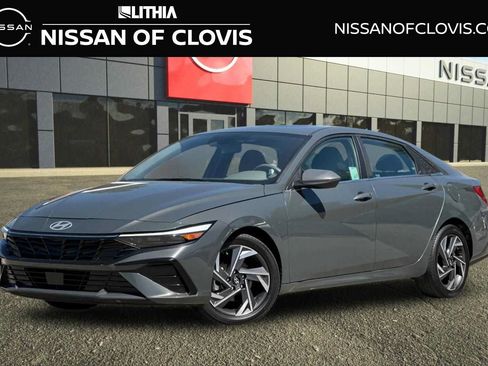 Used 2025 Hyundai Elantra SEL FWD image 1