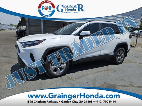 Used 2025 Toyota RAV4 XLE w/ Convenience Package FWD image 1