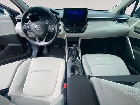 Used 2023 Toyota Corolla Cross LE AWD/4WD image 10