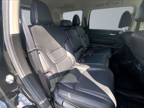 Certified 2025 Nissan Armada SV AWD/4WD image 26