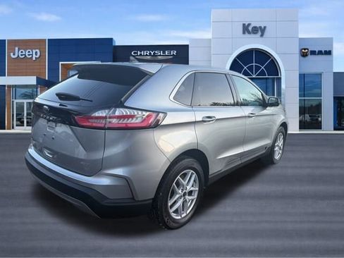 Used 2023 Ford Edge SEL AWD/4WD image 3
