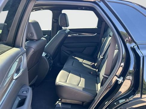 Used 2025 Cadillac XT5 Sportv w/ LPO, Bronce Accent Package AWD/4WD image 17