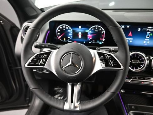 Used 2026 Mercedes-Benz GLB 250 4MATIC image 12