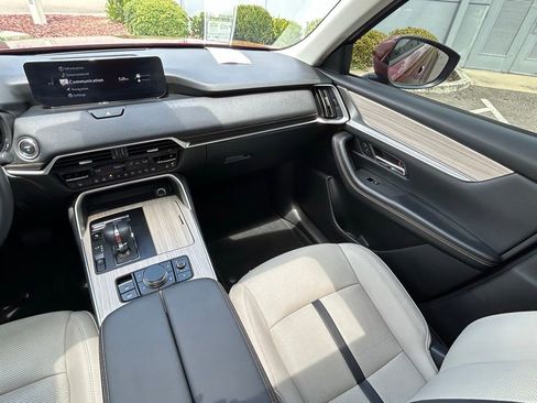 Used 2024 MAZDA CX-90 Plug-In Hybrid w/ Preferred AWD/4WD image 11