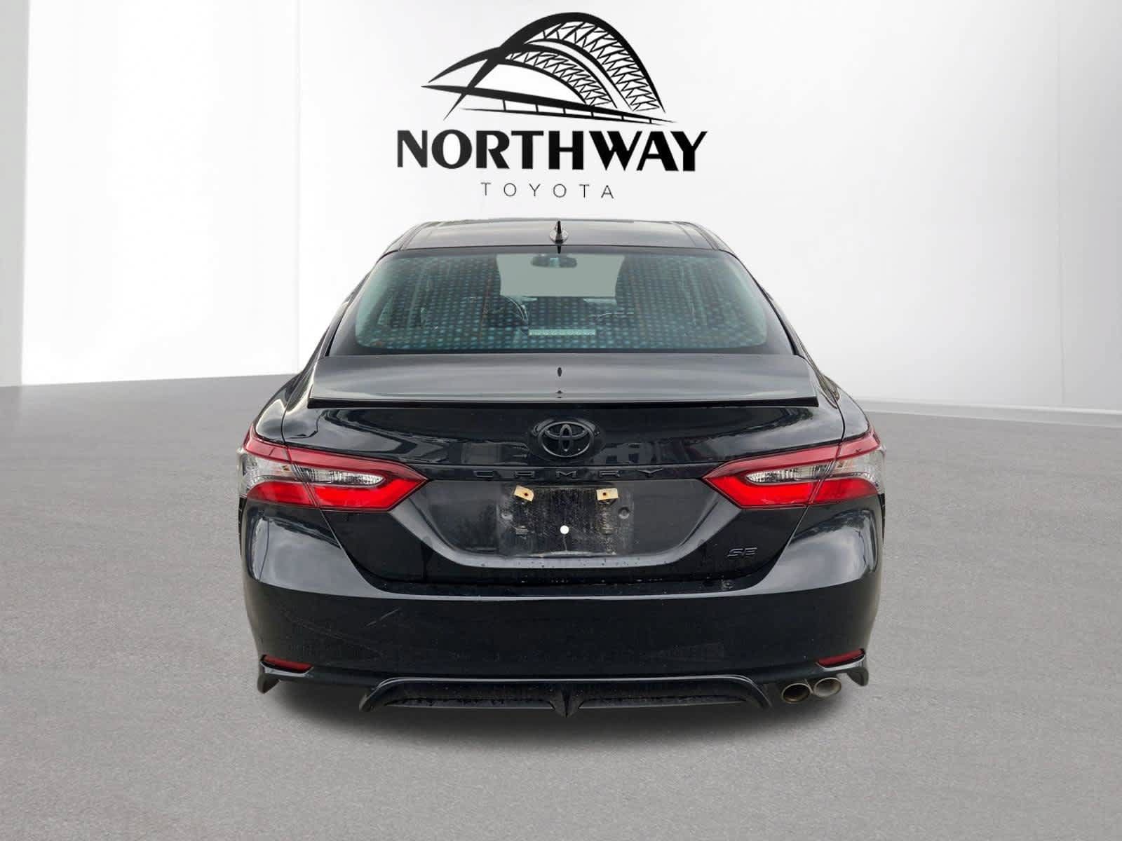 Used 2024 Toyota Camry SE w/ Cold Weather Package FWD image 4