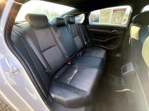 Used 2018 Honda Accord Sport image 25