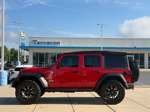 Used 2018 Jeep Wrangler Unlimited Sport S AWD/4WD image 7