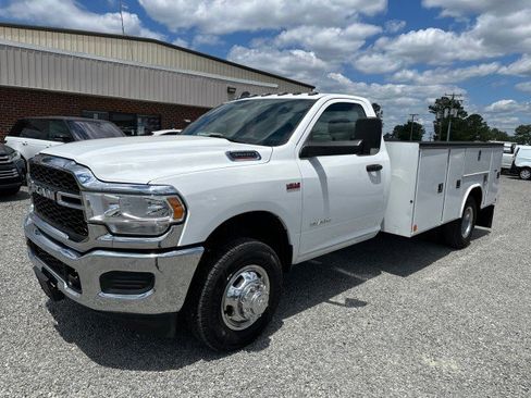 Used 2021 RAM 3500 Tradesman w/ Chrome Appearance Group RWD image 2