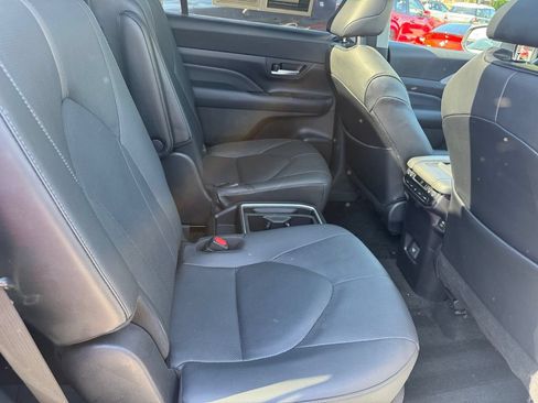 Used 2024 Toyota Grand Highlander AWD image 19
