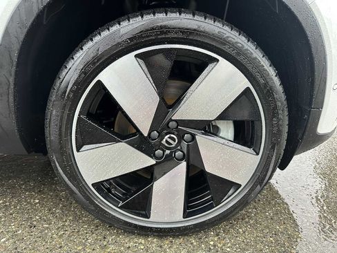 Certified 2023 Volvo XC40 Recharge Ultimate image 9