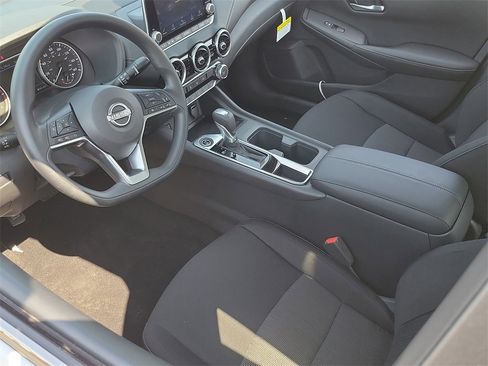 New 2025 Nissan Sentra SV image 3