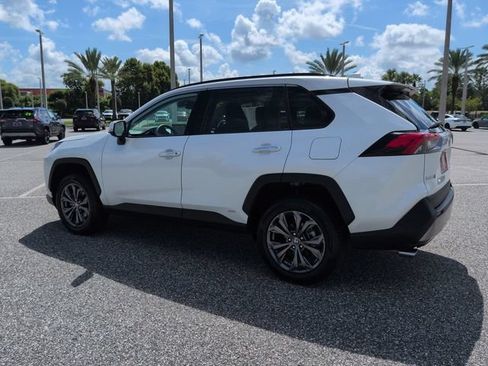Certified 2022 Toyota RAV4 Limited AWD/4WD image 6