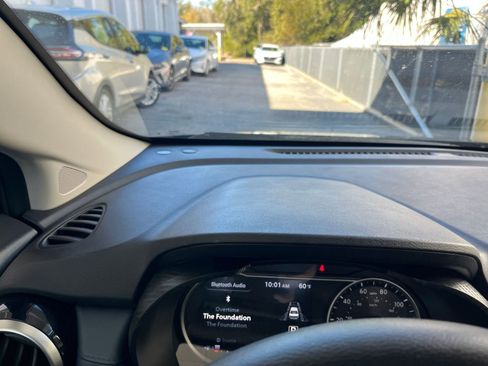 Used 2025 Nissan Versa SV image 31