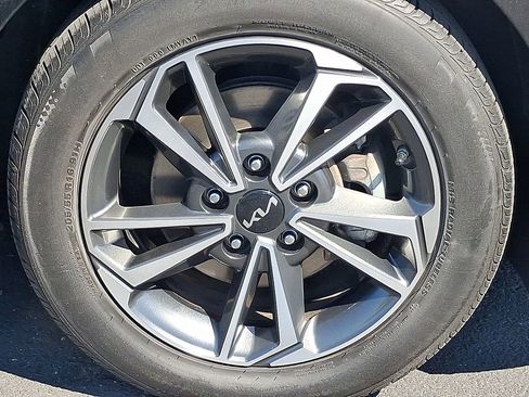 Certified 2023 Kia Forte LXS w/ LXS Technology Package FWD image 8