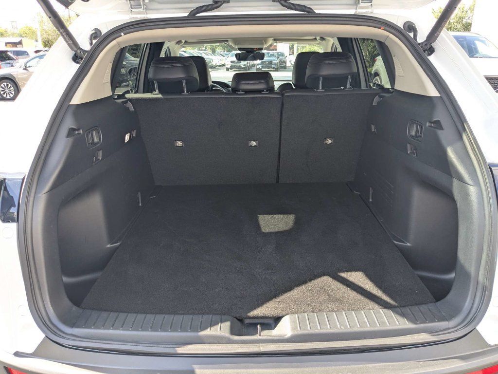 Used 2025 MAZDA CX-50 AWD 2.5 S w/ Premium Plus Pkg image 17