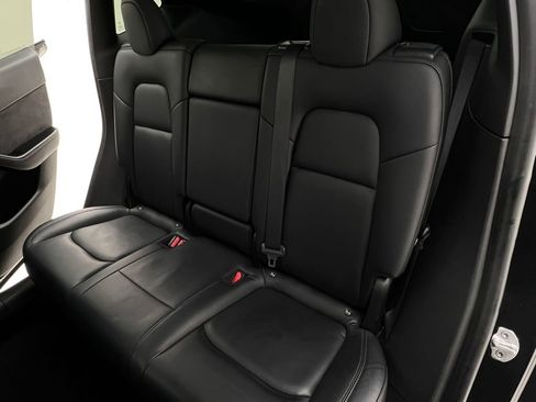 Used 2021 Tesla Model Y Long Range image 16