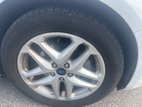 Used 2014 Ford Fusion SE w/ Equipment Group 202A image 8