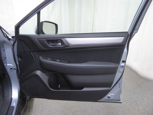Used 2017 Subaru Outback 2.5i Premium image 25