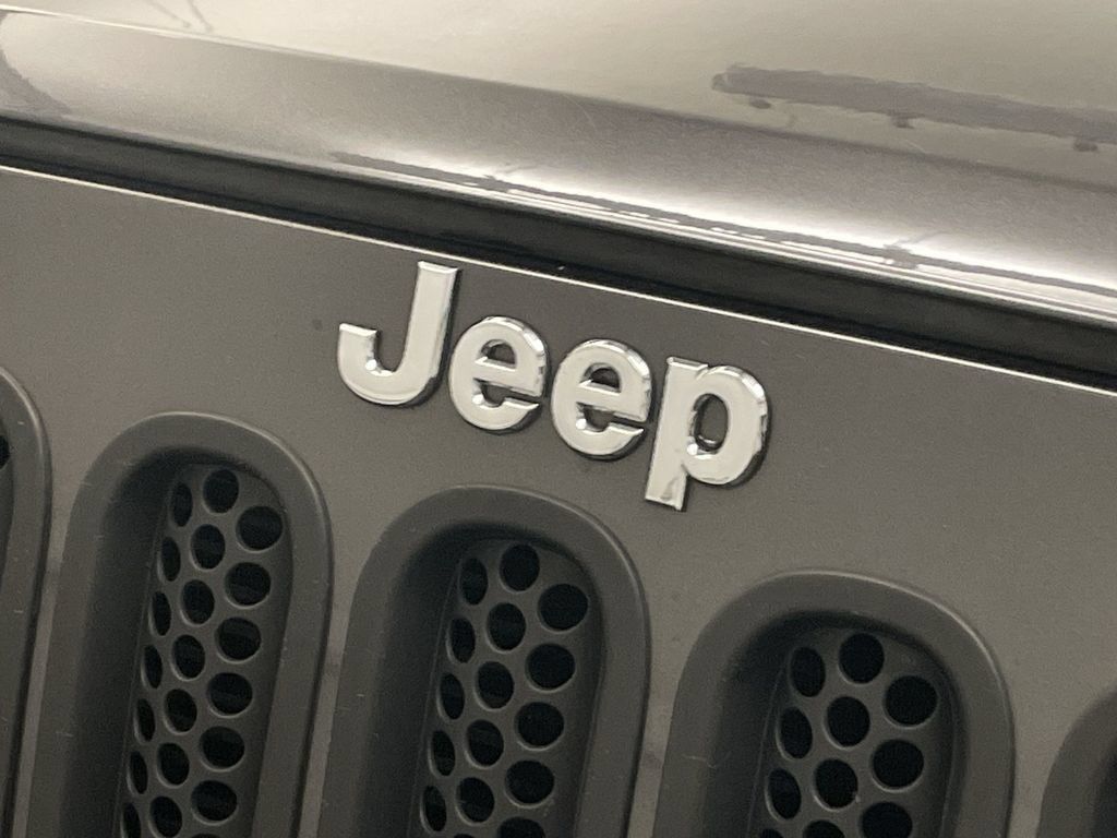 Used 2018 Jeep Wrangler Sport AWD/4WD image 22