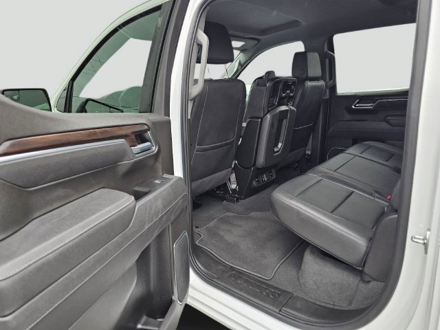 Used 2025 GMC Sierra 1500 SLT AWD/4WD image 16