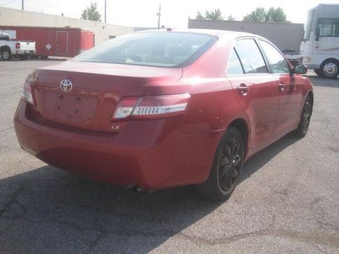 Used 2010 Toyota Camry LE FWD image 5