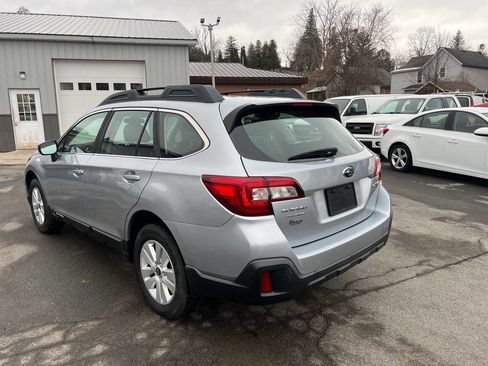 Used 2018 Subaru Outback 2.5i image 3