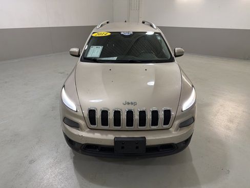 Used 2014 Jeep Cherokee Latitude w/ Cold Weather Group FWD image 3