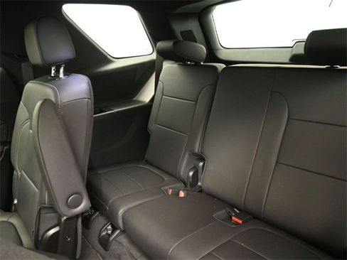 Used 2023 Chevrolet Traverse LT w/ LT Premium Package image 20
