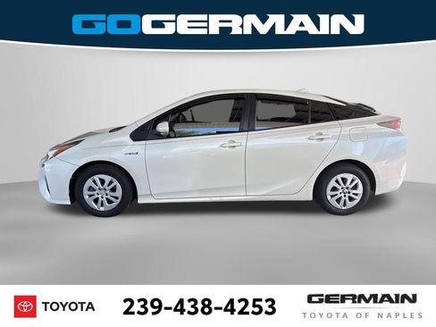 Used 2016 Toyota Prius Two FWD image 2