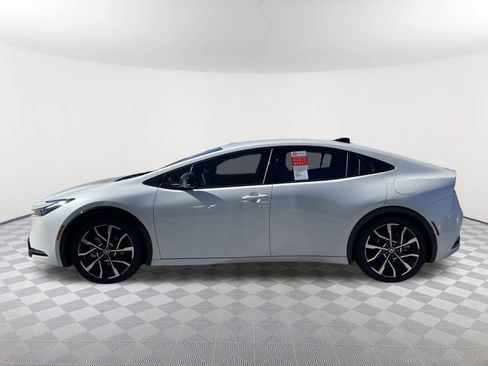 New 2026 Toyota Prius Plug-In Hybrid FWD image 4