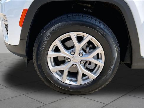 Used 2023 Jeep Grand Cherokee Limited AWD/4WD image 11