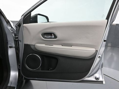 Certified 2017 Honda HR-V EX image 40