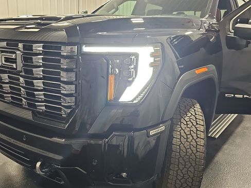 New 2025 GMC Sierra 2500 Denali Ultimate image 33