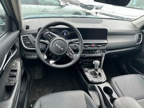 Used 2025 Kia Seltos EX w/ EX Sunroof Package image 10